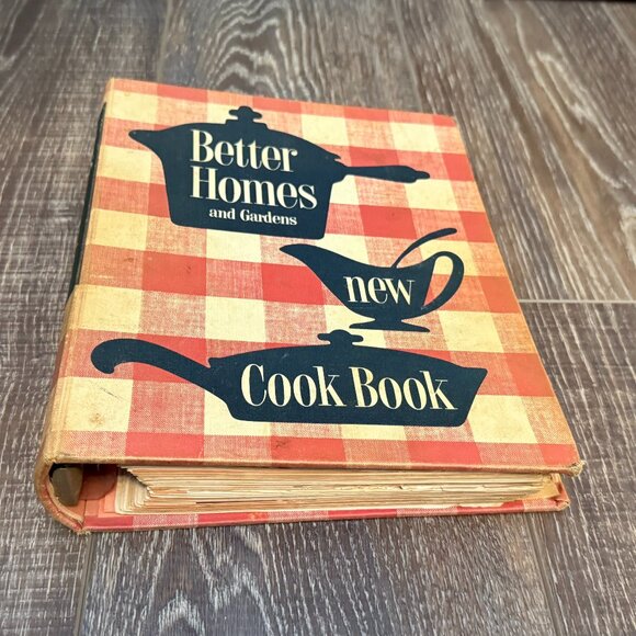 Better Homes and Gardens New Cook Book - 1953 - Picture 2 of 12